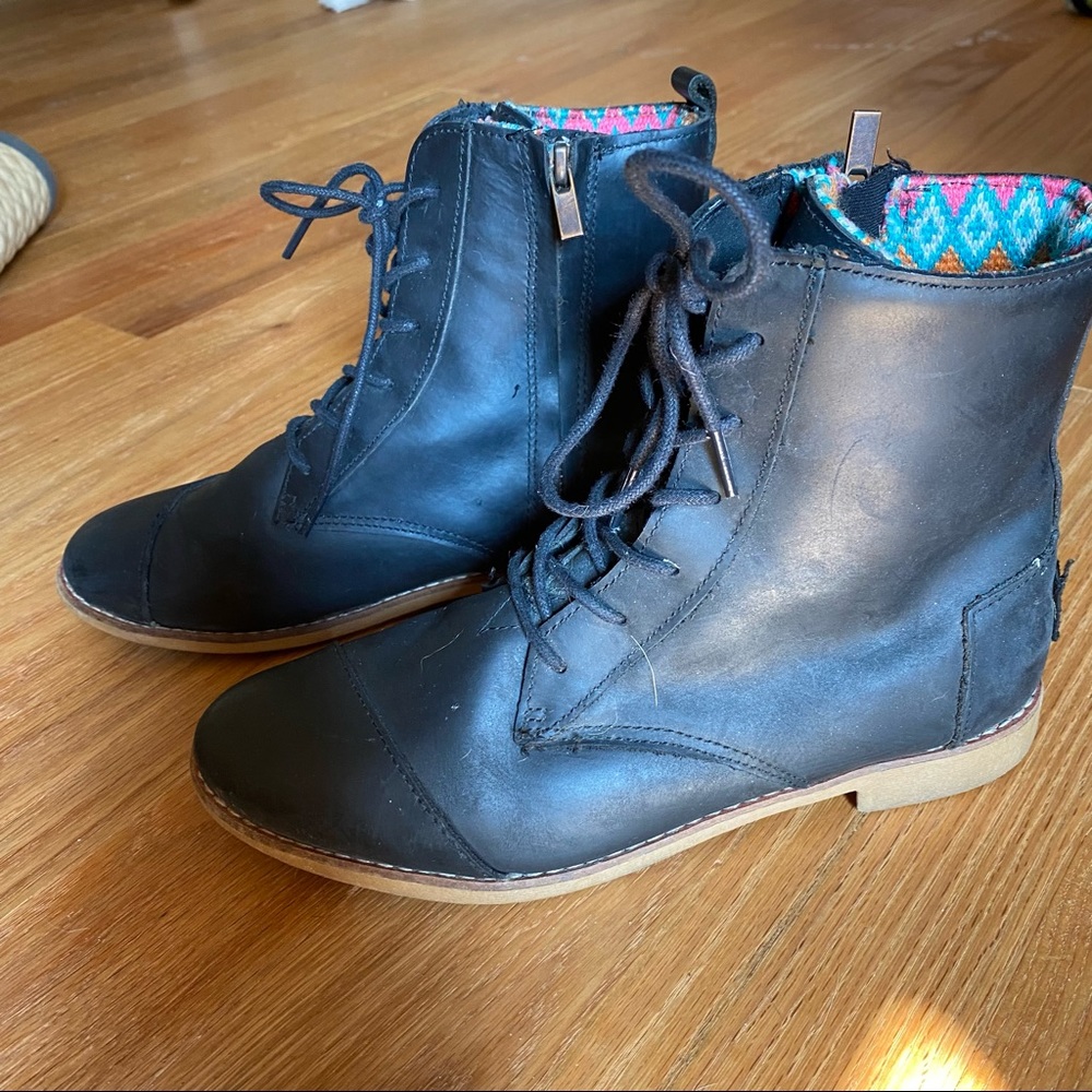 Tom’s booties